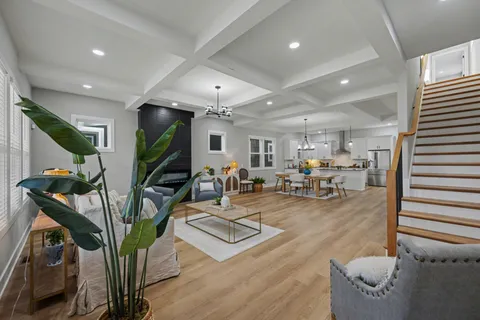 $650,000 | 2015 9th Avenue North, Nashville, TN 37208