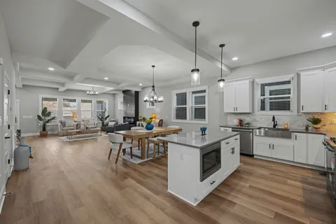 $650,000 | 2015 9th Avenue North, Nashville, TN 37208