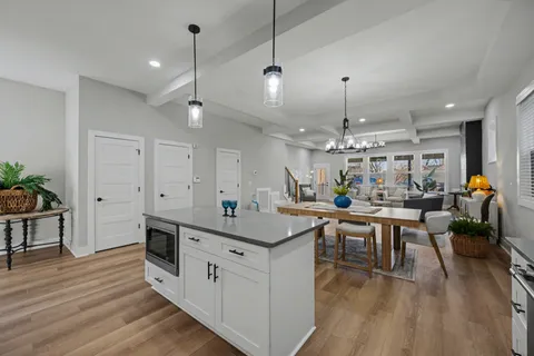 $650,000 | 2015 9th Avenue North, Nashville, TN 37208