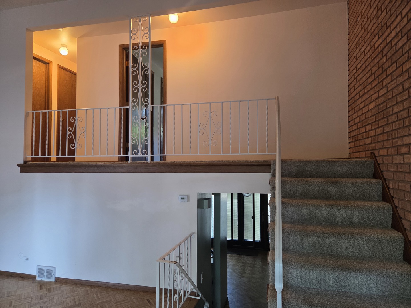 528 East Main Street Barrington, IL 60010 - Photo 5 of 18 a view of entryway