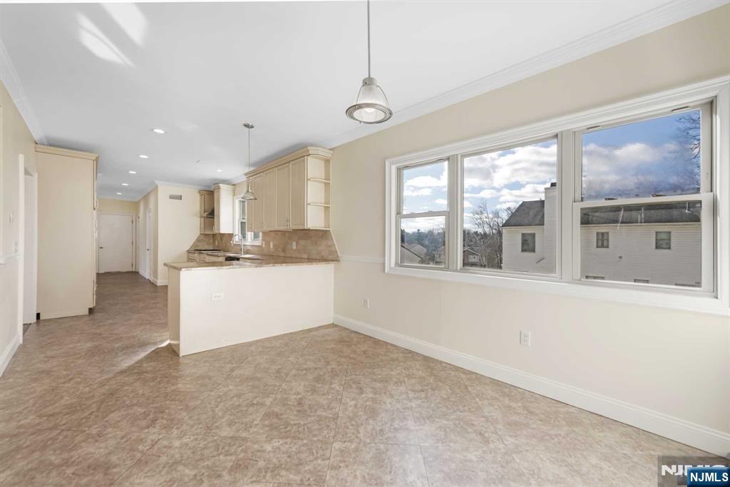 831 Pascack Road Paramus, NJ 07652 - Photo 9 of 26