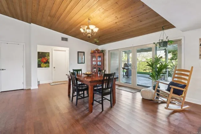 a en suite bathroom with a sink and a mirror