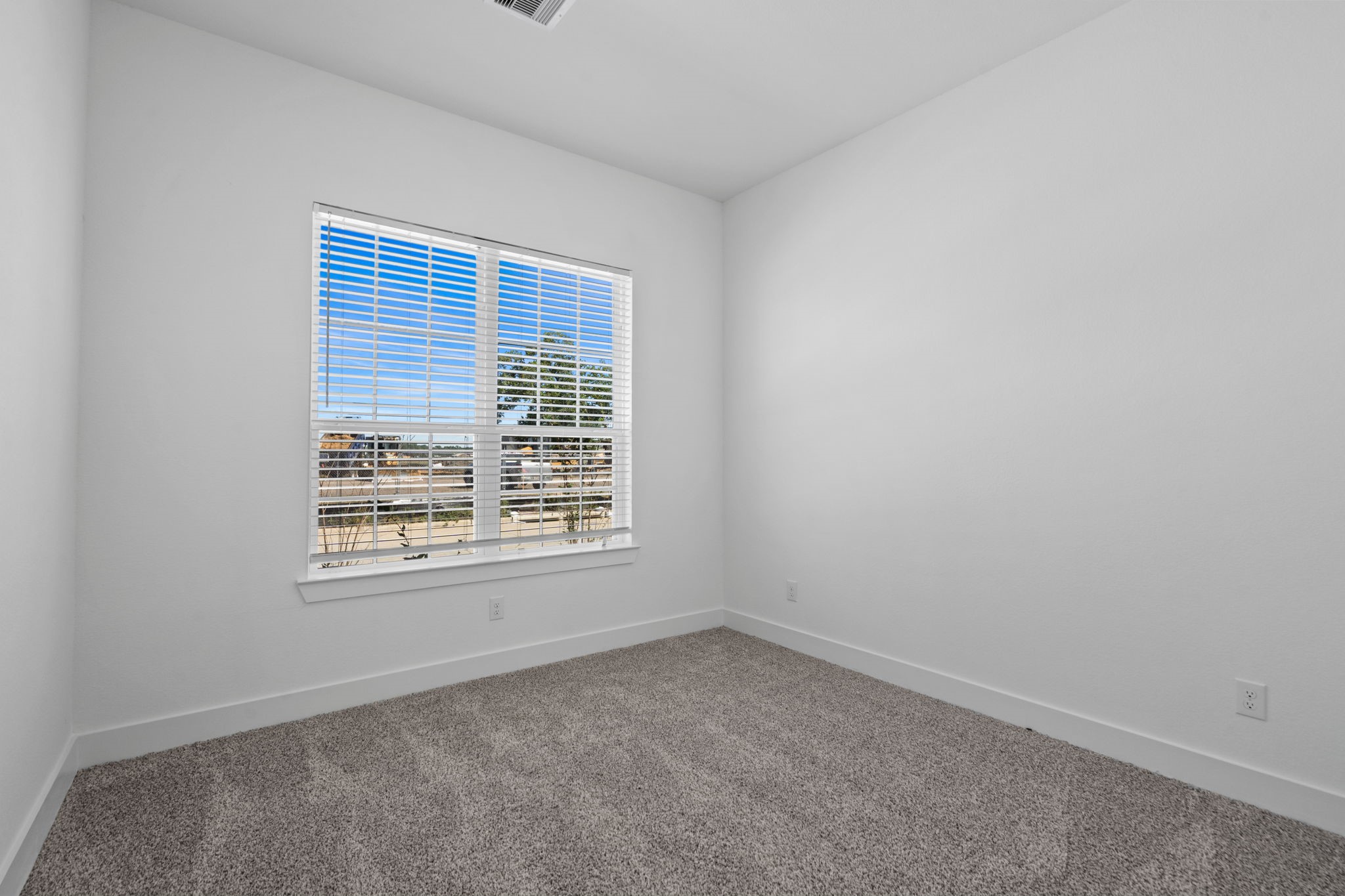 12002 Rice View Drive Mont Belvieu, TX 77523 - Photo 25 of 50 an empty room with a window