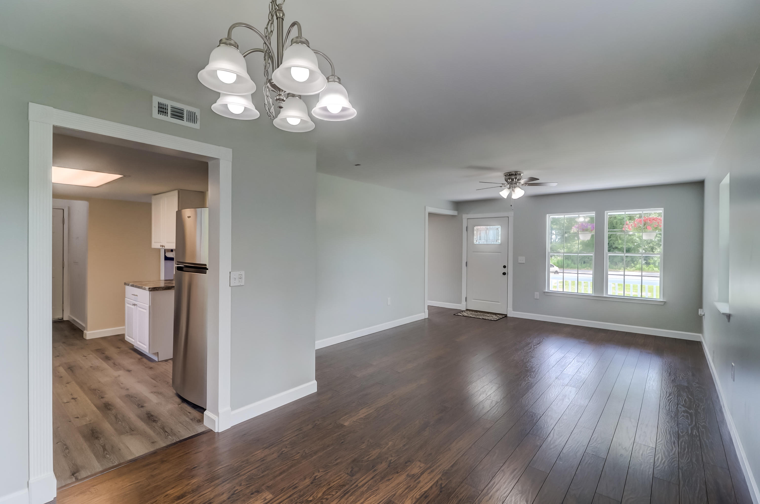814 Hughes Road Johns Island, SC 29455 - Photo 5 of 24 814 Hughes (42)