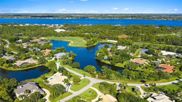 a view of walk in closet