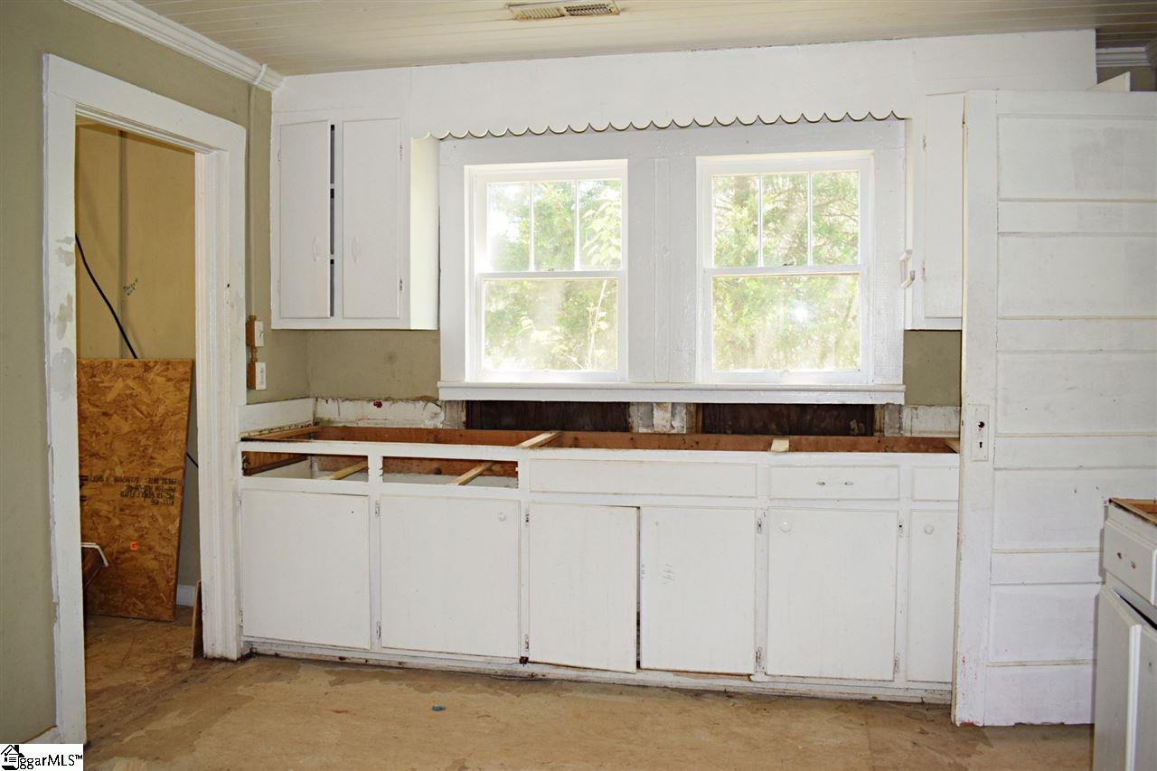 554 Snow Street, Unit TRACT B Greer, SC 29651 - Photo 8 of 20 Gallery Image 8