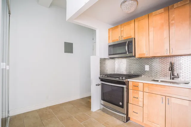 $1,150,000 | 150 Joralemon Street, Unit 6B | Brooklyn Heights
