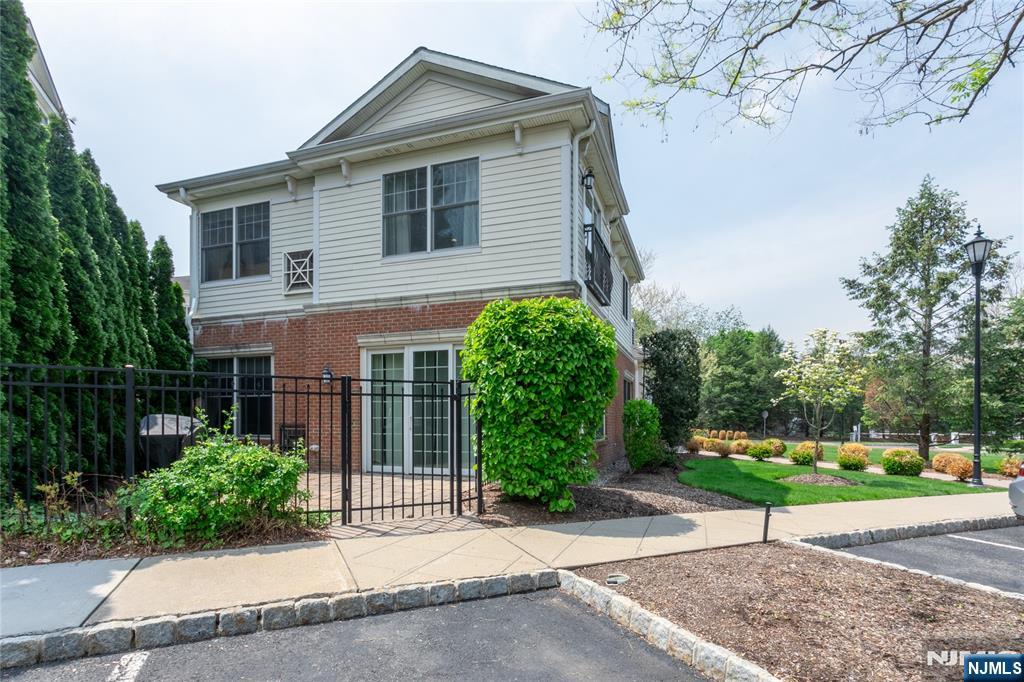 4102 Piermont Road Tenafly, NJ 07670 - Photo 3 of 31