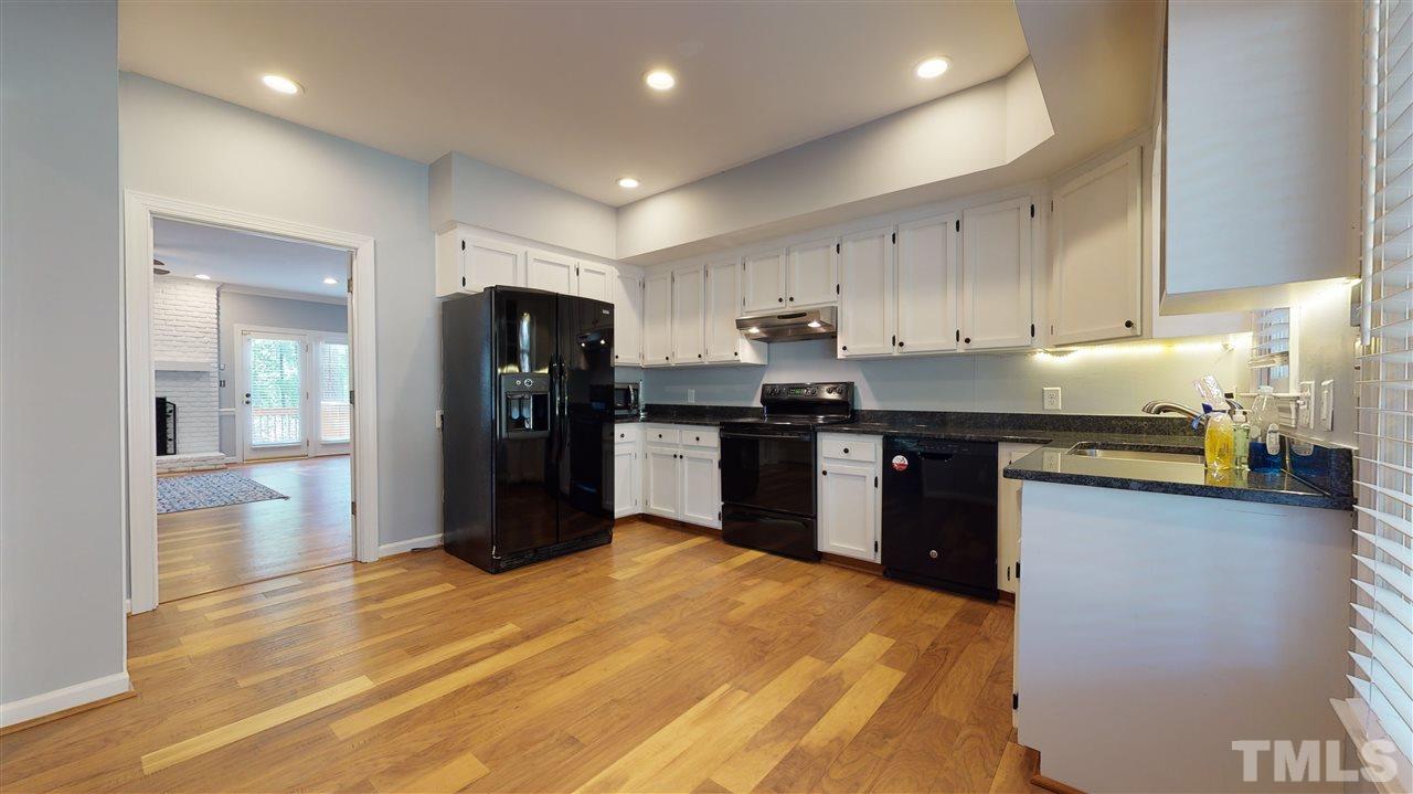 7621 Trowbridge Court Raleigh, NC 27613 - Photo 11 of 30