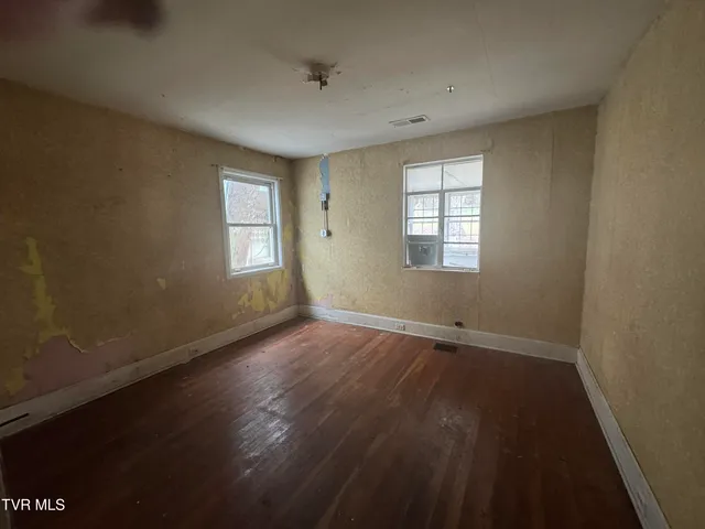 $84,900 | 35352 Wilderness Road, Jonesville, VA 24263