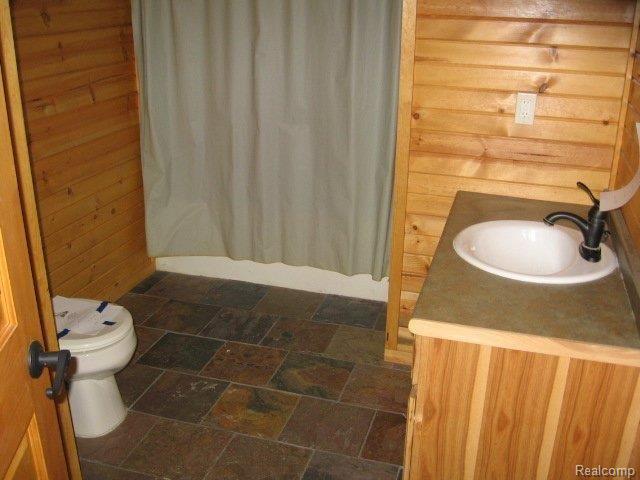 11378 Dunn Road Memphis, MI 48041 - Photo 8 of 14 11378 Dunn Bath 2