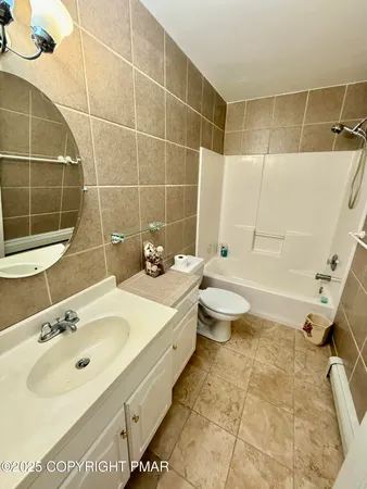 $348,700 | 3224 Lakeview Drive, Henryville, PA 18332