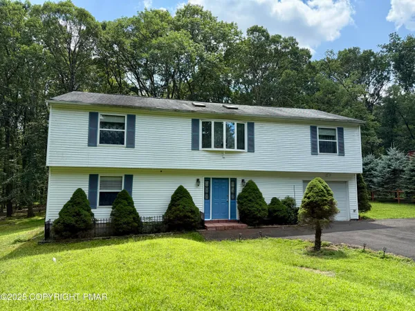 $348,700 | 3224 Lakeview Drive, Henryville, PA 18332