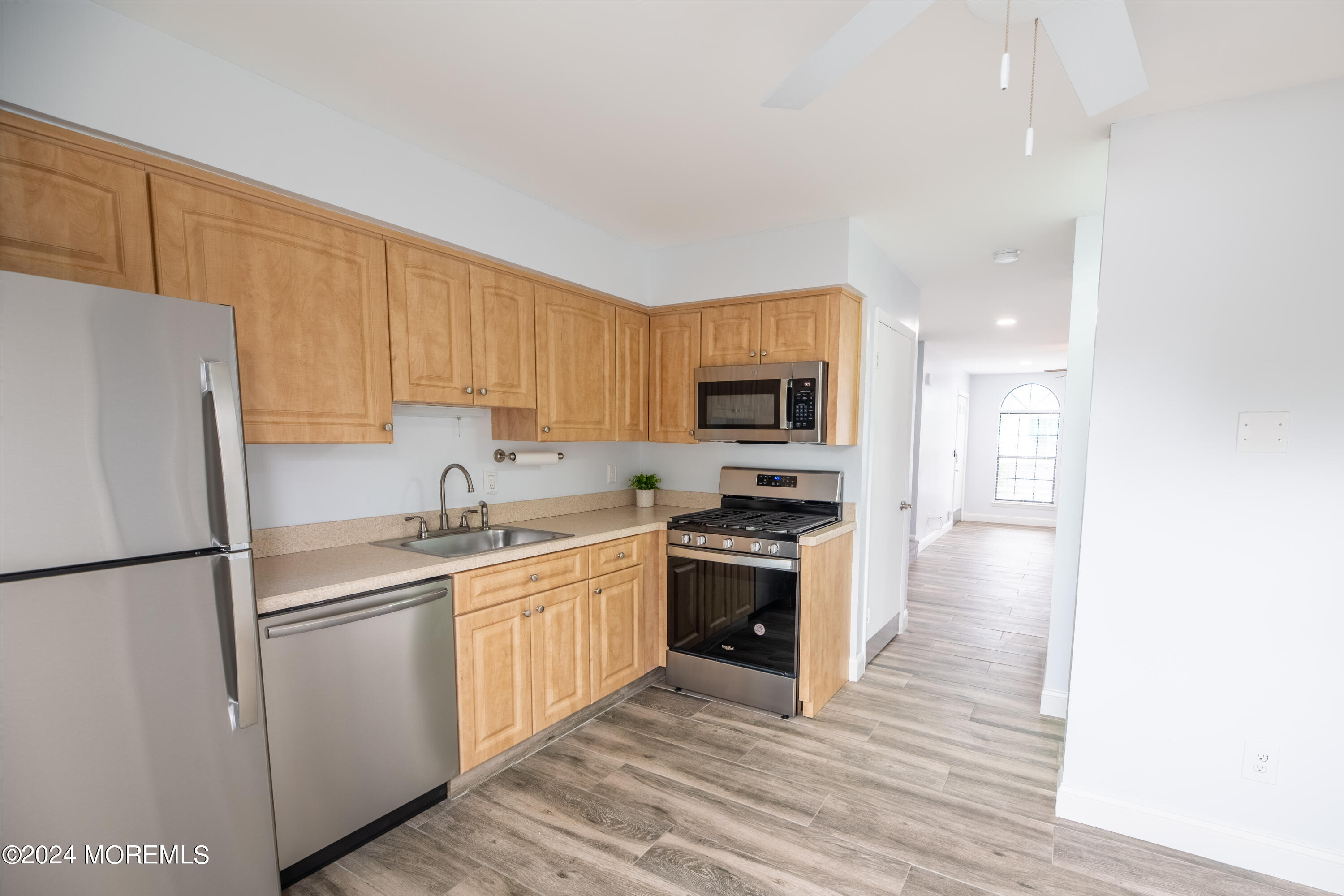 20 Cedar Street, Unit 5 Highlands, NJ 07732 - Photo 5 of 25 IMG_1135