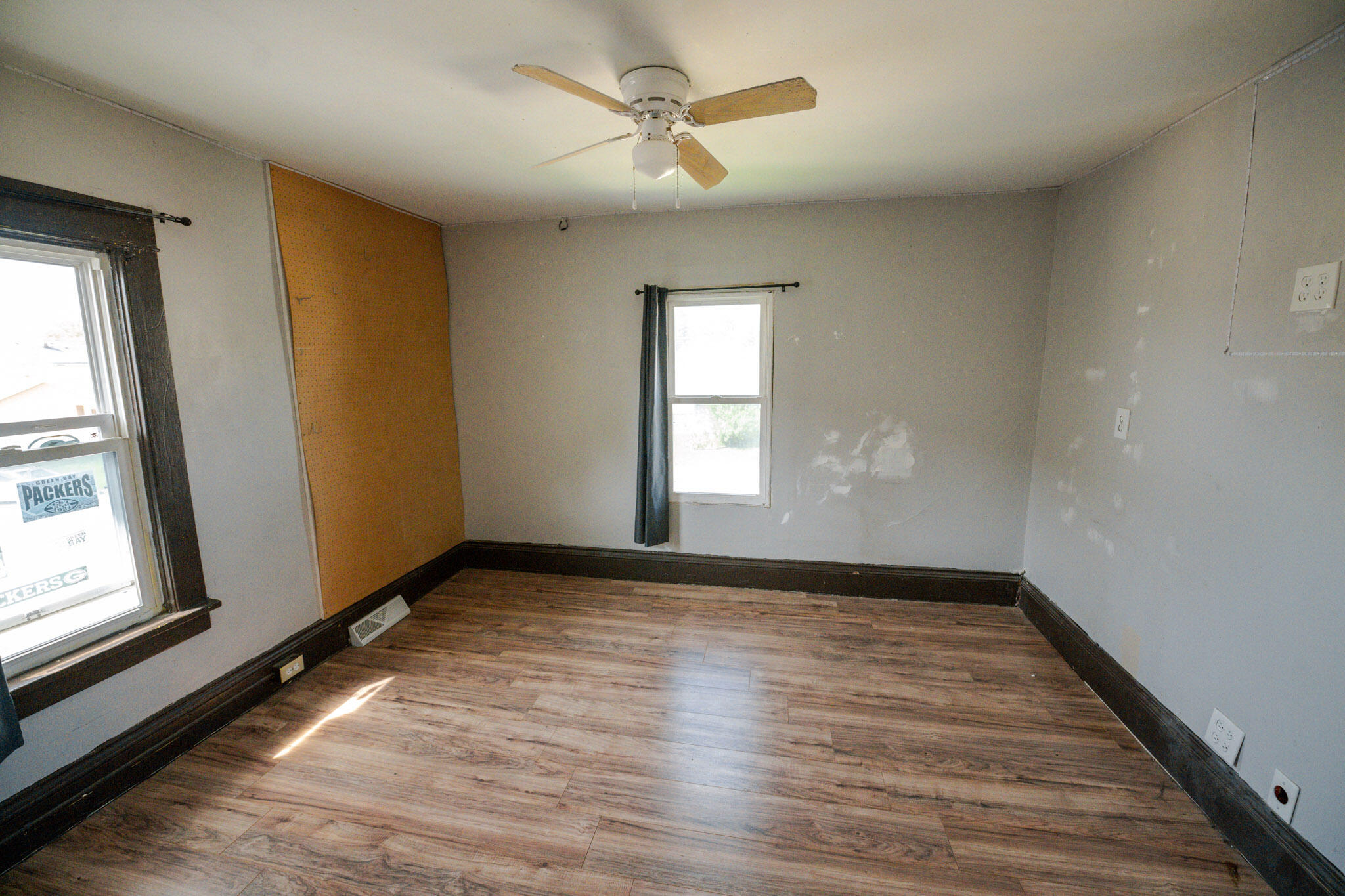 611 West Boulevard Racine, WI 53405 - Photo 11 of 16 Bedroom 3