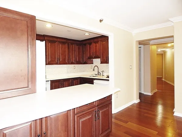 $4,000 | 10 Rogers Street, Unit 304, Cambridge, MA 02142