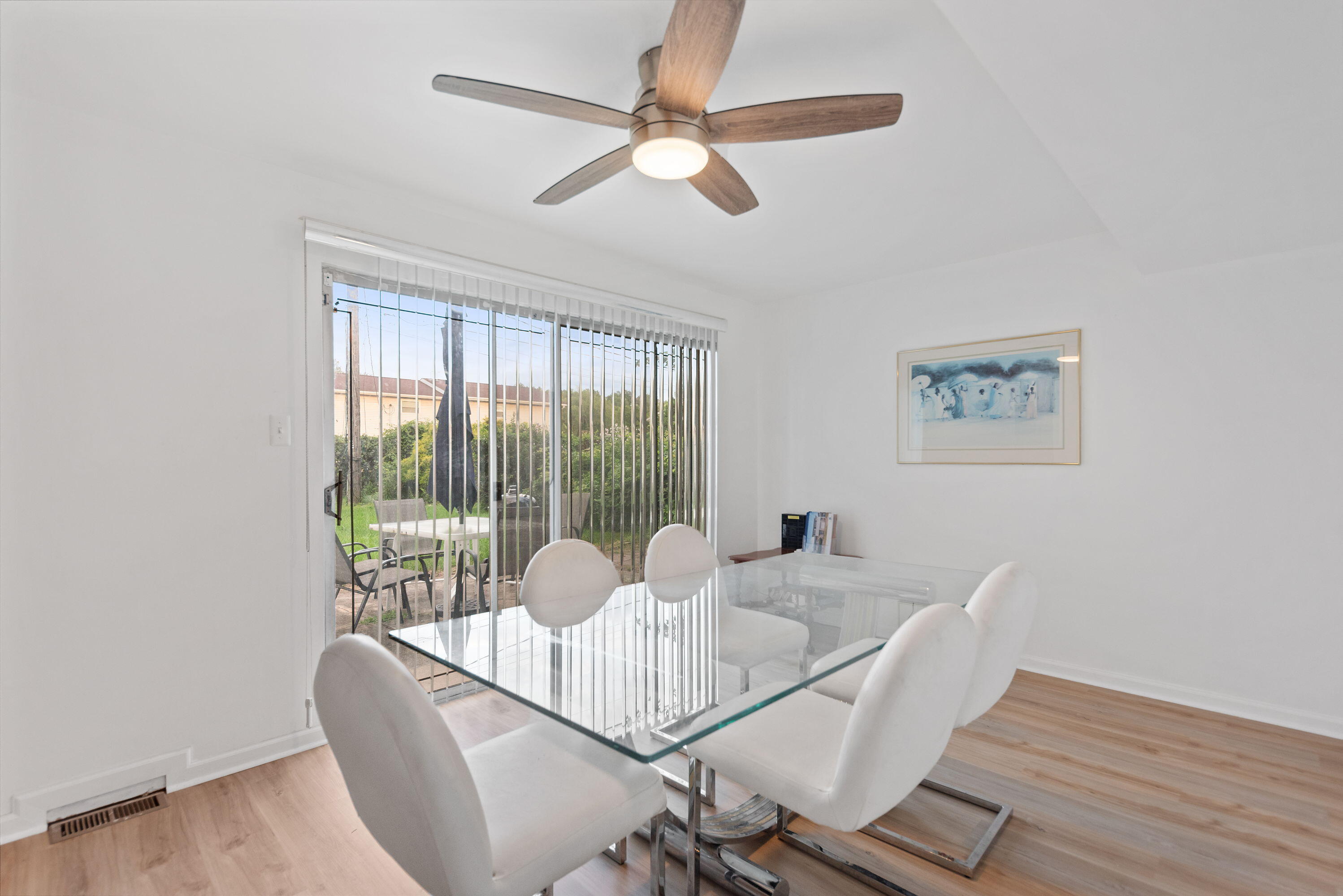 551 Union Place Gary, IN 46403 - Photo 11 of 19 a living room with furniture and a large window