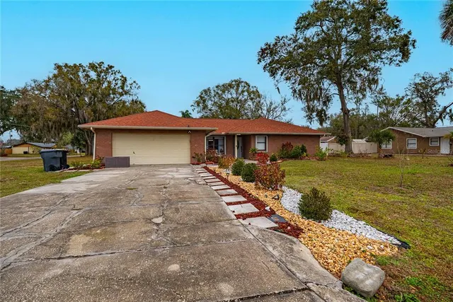 $405,900 | 3575 Lark Lane, Mulberry, FL 33860
