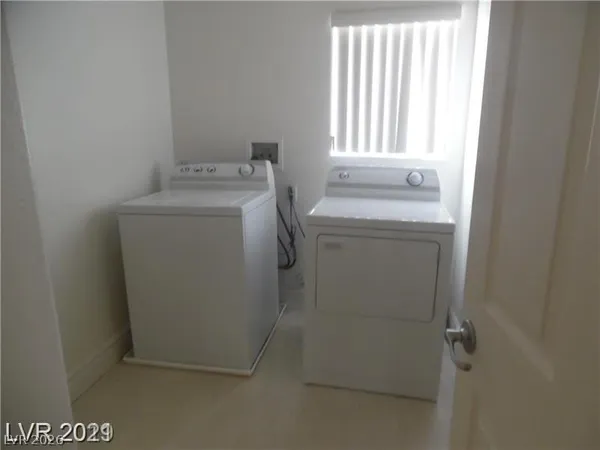 $2,395 | 9737 Valmeyer Avenue, Las Vegas, NV 89148