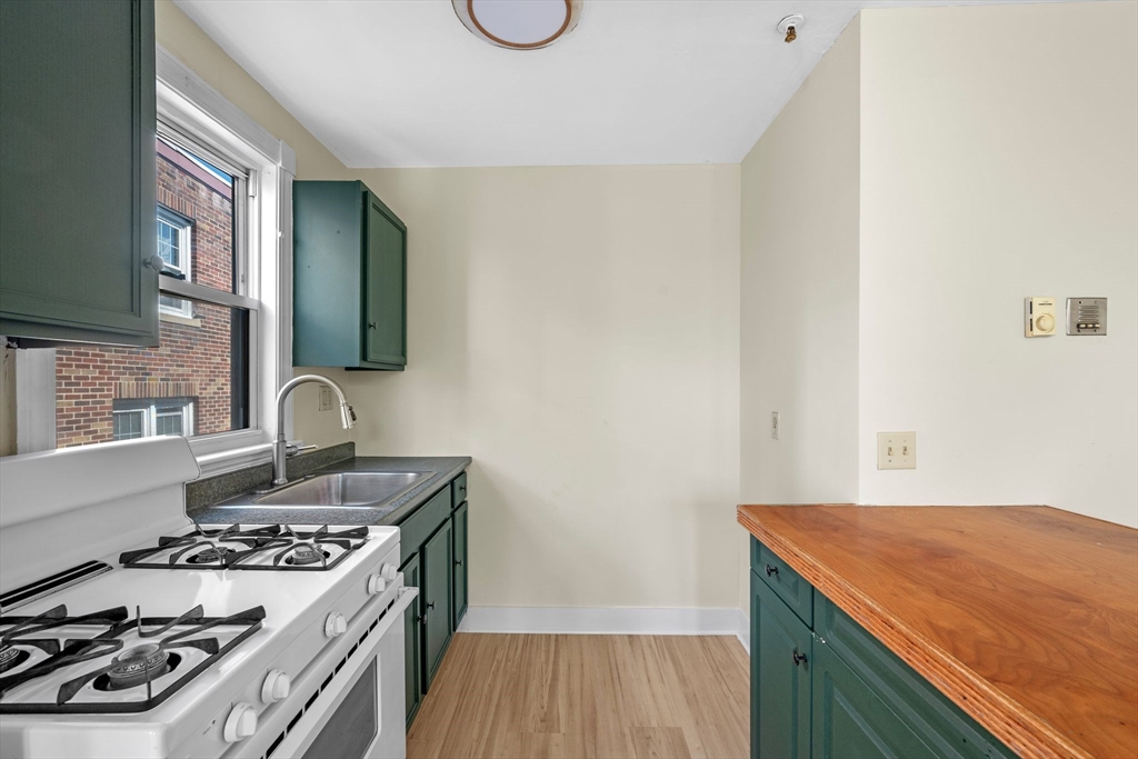 4 Broad Street Lynn, MA 01902 - Photo 25 of 39