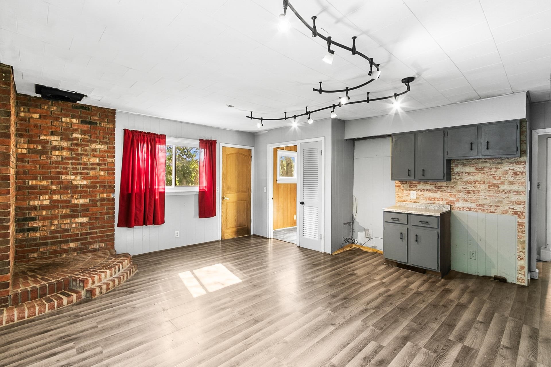 412 West Chestnut Street Pardeeville, WI 53954 - Photo 5 of 50