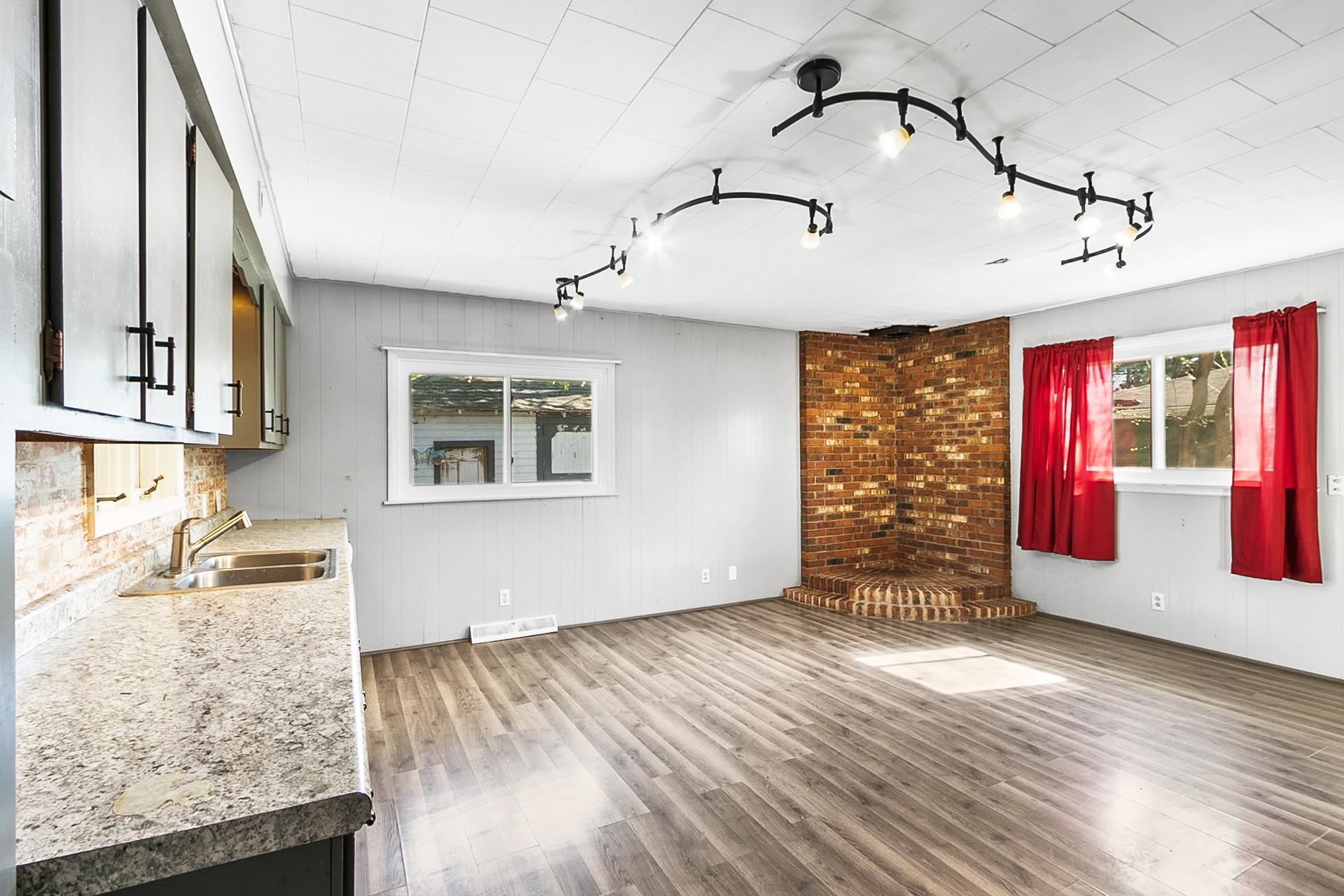 412 West Chestnut Street Pardeeville, WI 53954 - Photo 7 of 50