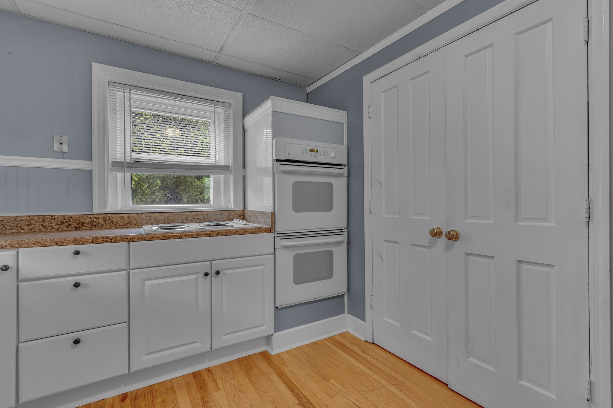 154 Morningside Lane Columbia, TN 38401 - Photo 11 of 26 a kitchen with a refrigerator sink and cabinets