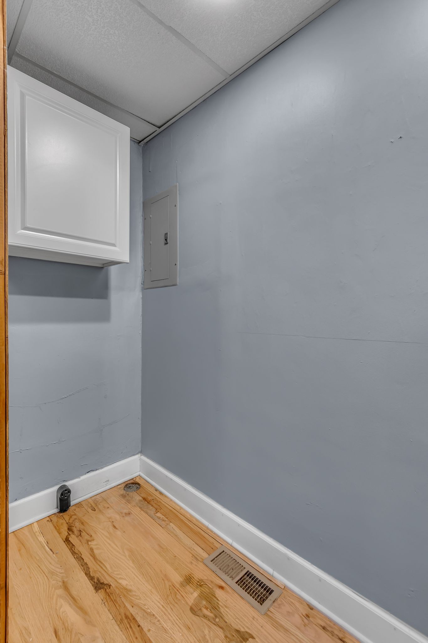 154 Morningside Lane Columbia, TN 38401 - Photo 18 of 26 a view of a small space