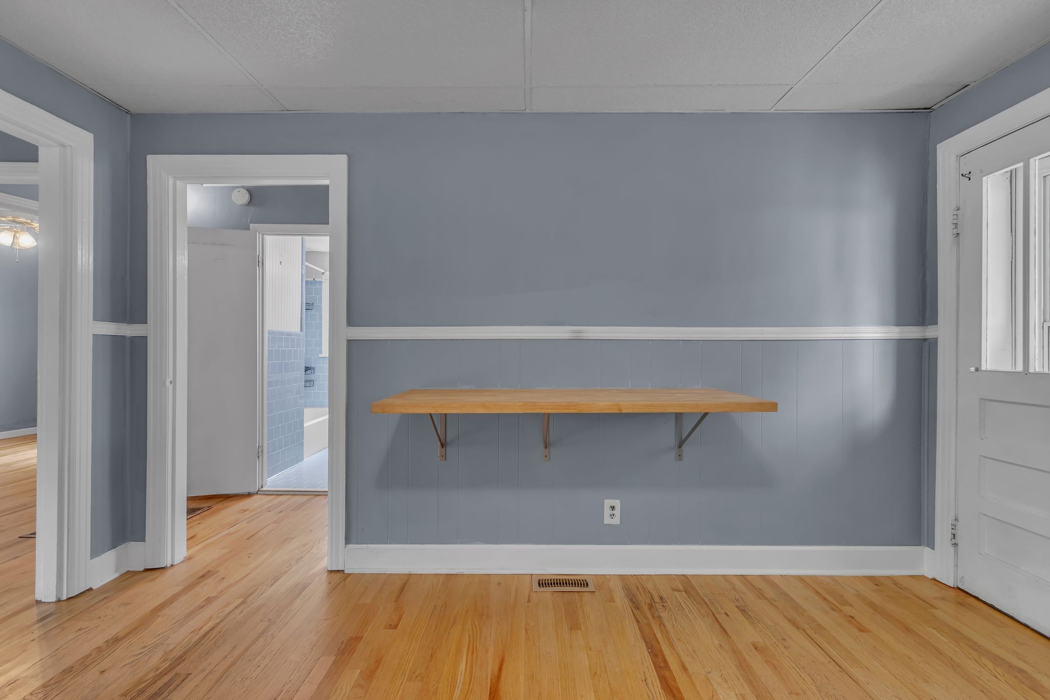 154 Morningside Lane Columbia, TN 38401 - Photo 9 of 26 a view of entryway with wooden floor