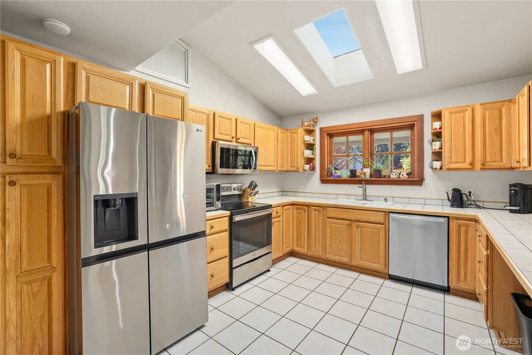 12905 Pless Road Southeast Rainier, WA 98576 - Photo 8 of 40 Gallery Image 8