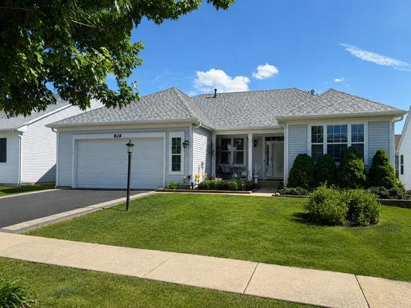 $389,900 | 828 Bohannon Circle, Oswego, IL 60543