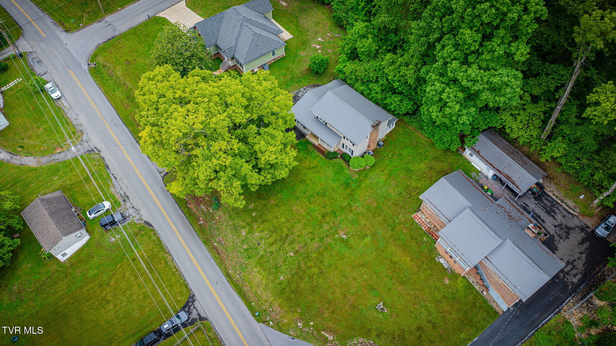 2552 Bob Little Road Elizabethton, TN 37643 - Photo 37 of 42 101