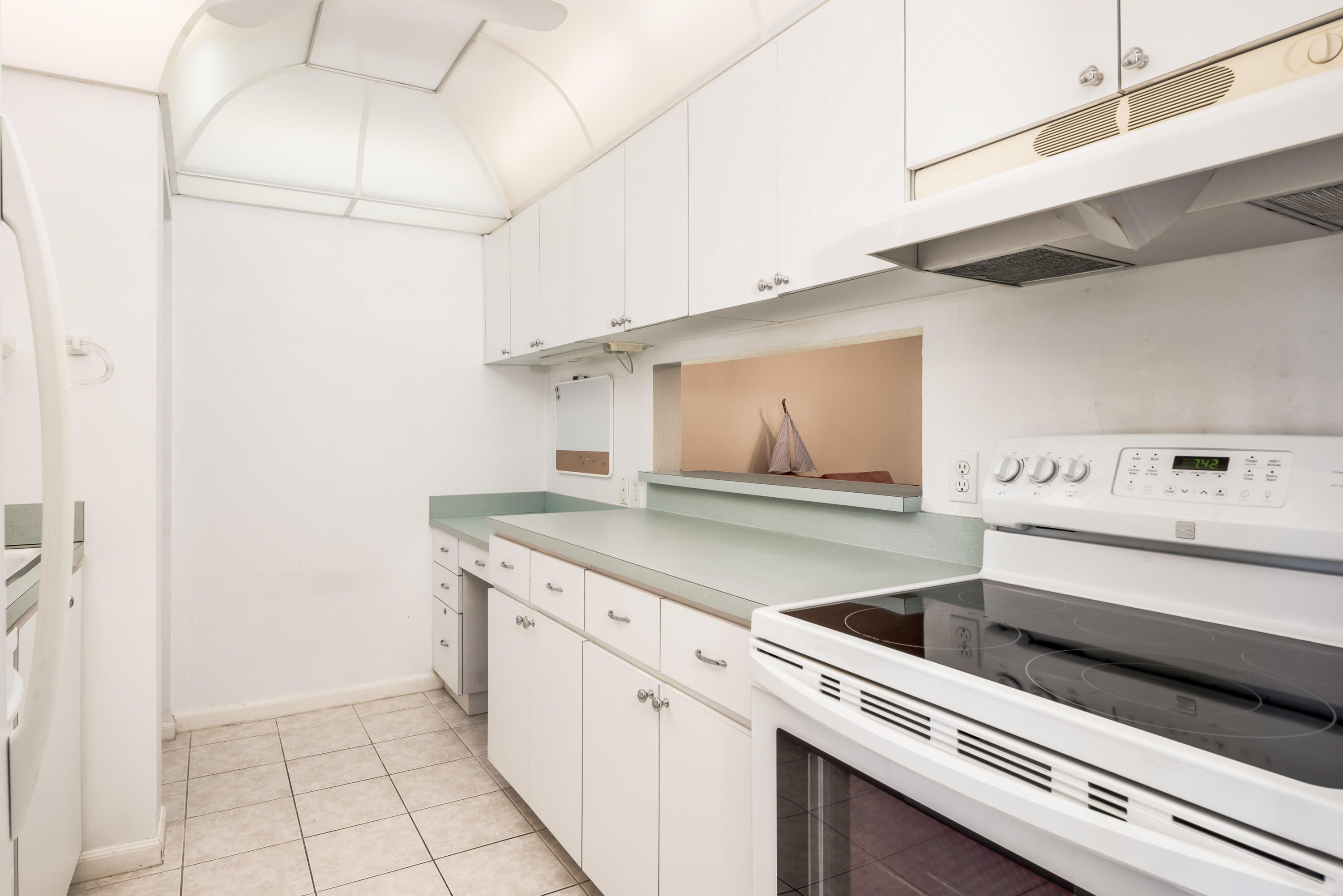 806 Southwest 9th St Circle, Unit 103 Boca Raton, FL 33486 - Photo 11 of 25 011_Great Workspace