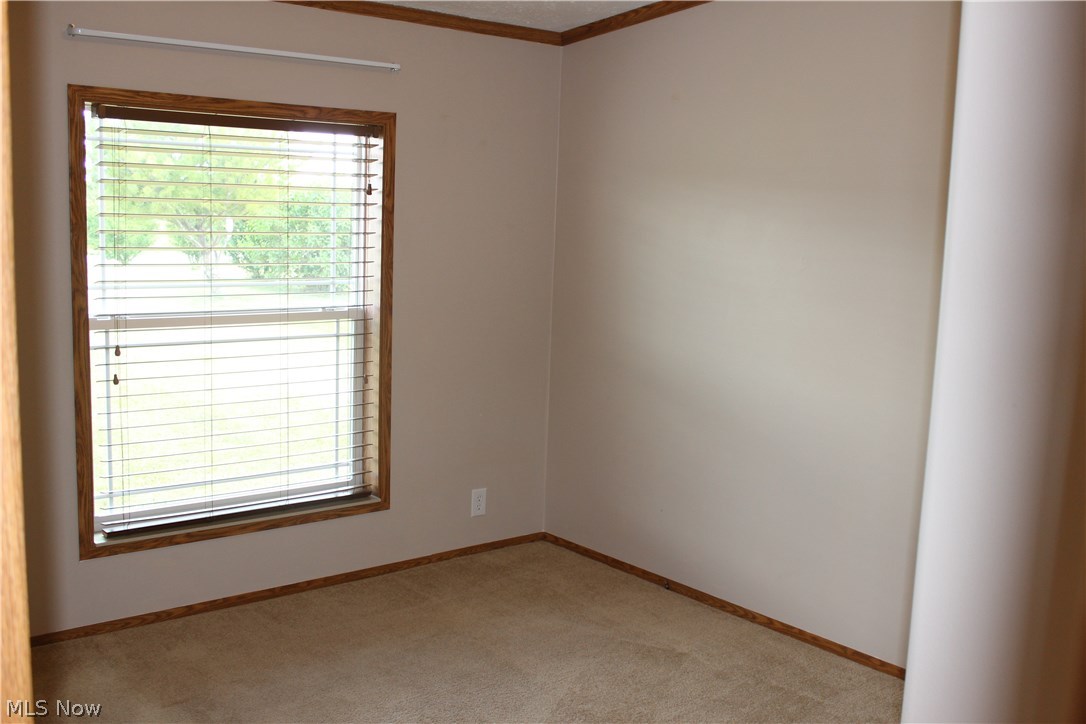 4105 Old Wheeling Road Zanesville, OH 43701 - Photo 4 of 18