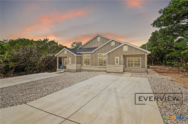 $1,600 | 192 Weatherby Drive, Spring Branch, TX 78070