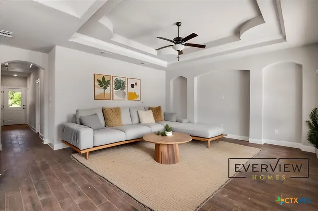 $1,600 | 192 Weatherby Drive, Spring Branch, TX 78070