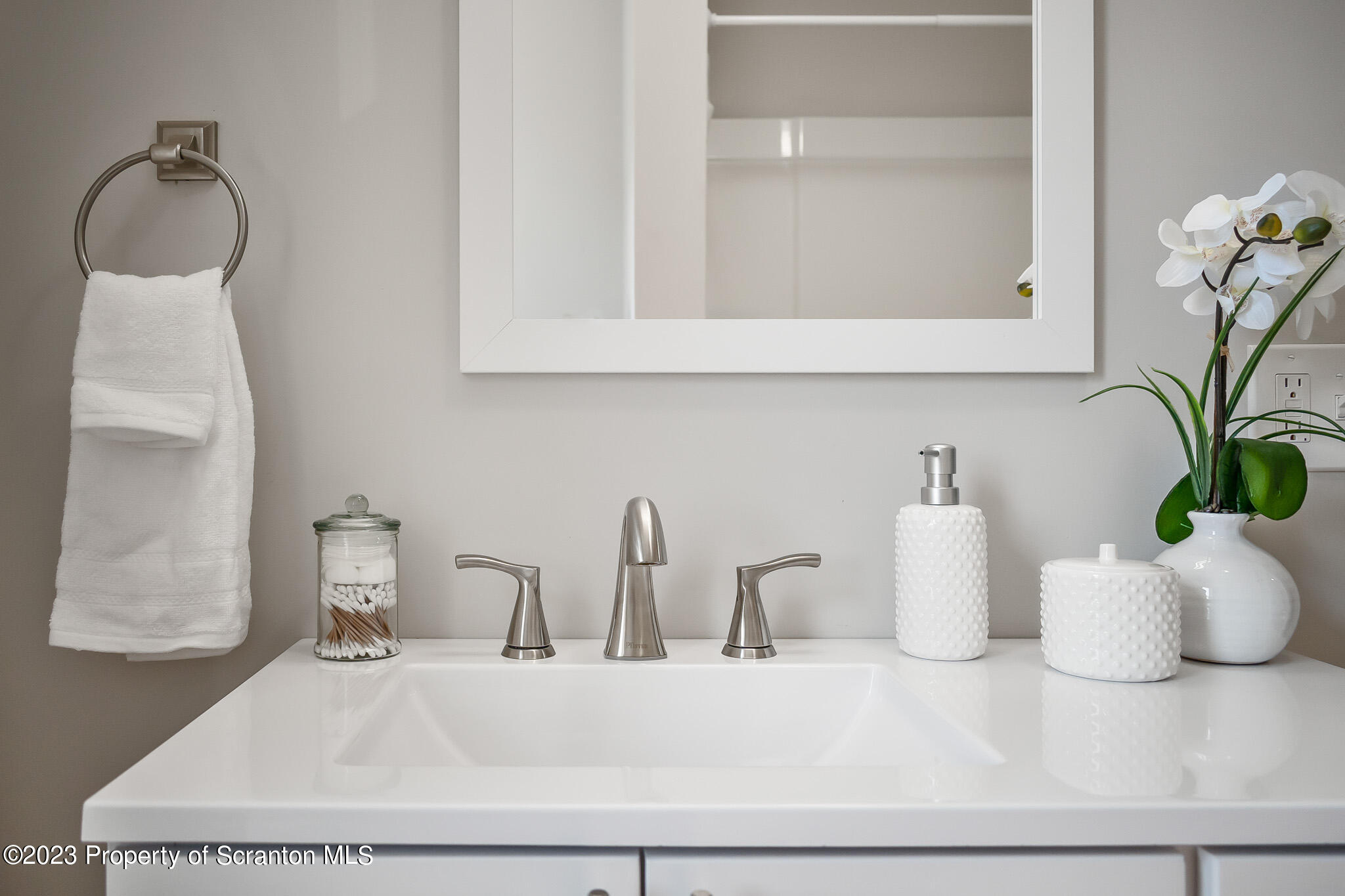 1605 Roosevelt Street Dunmore, PA 18512 - Photo 50 of 70 a bathroom with a sink and a mirror