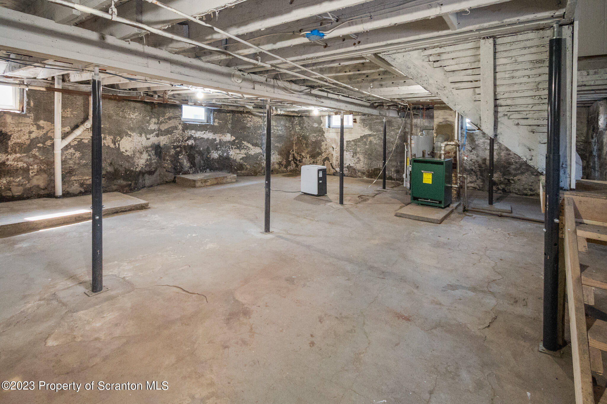 1605 Roosevelt Street Dunmore, PA 18512 - Photo 69 of 70 a view of a room with gym equipment