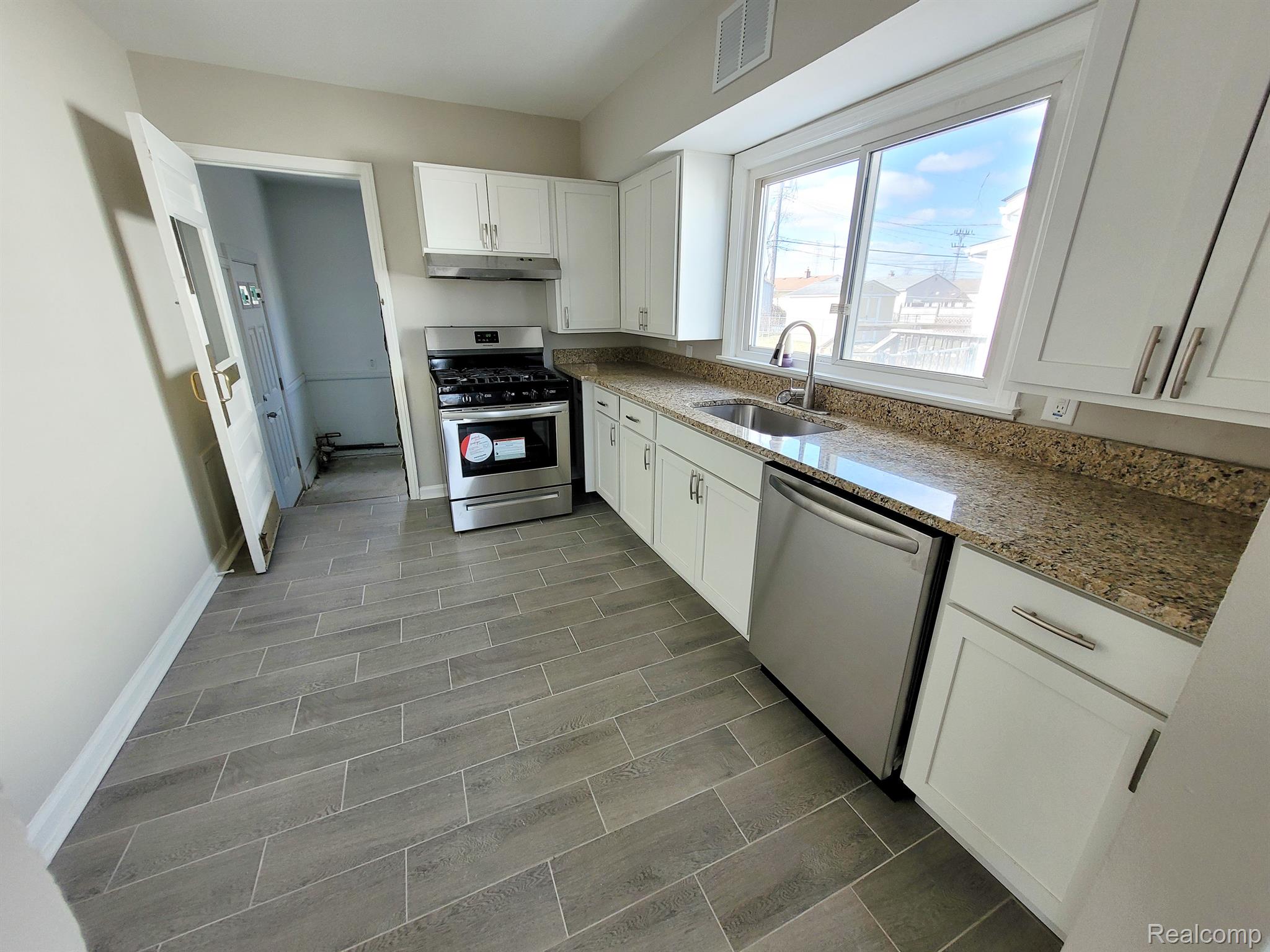 12241 Inkster Road Livonia, MI 48150 - Photo 11 of 18 Gallery Image 11