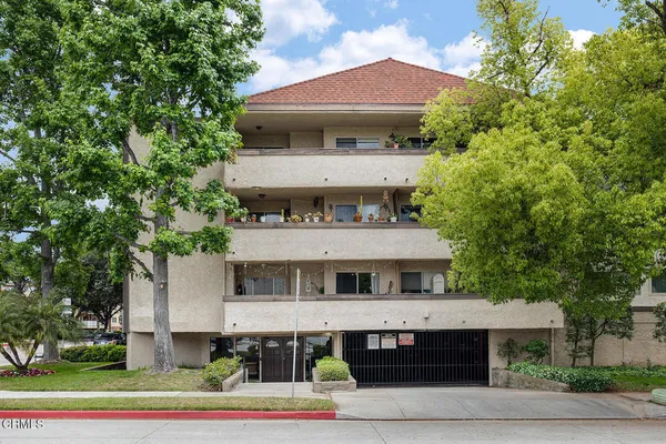 $549,000 | 2386 East Del Mar Boulevard, Unit 220, Pasadena, CA 91107