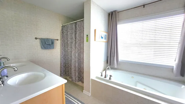 $3,250 | 1204 Frederick Court, Elgin, IL 60120