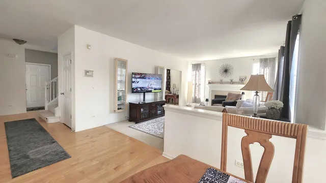 $3,250 | 1204 Frederick Court, Elgin, IL 60120