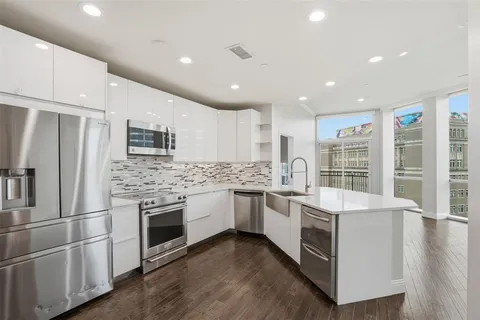 $595,000 | 500 Throckmorton Street, Unit 1605, Fort Worth, TX 76102