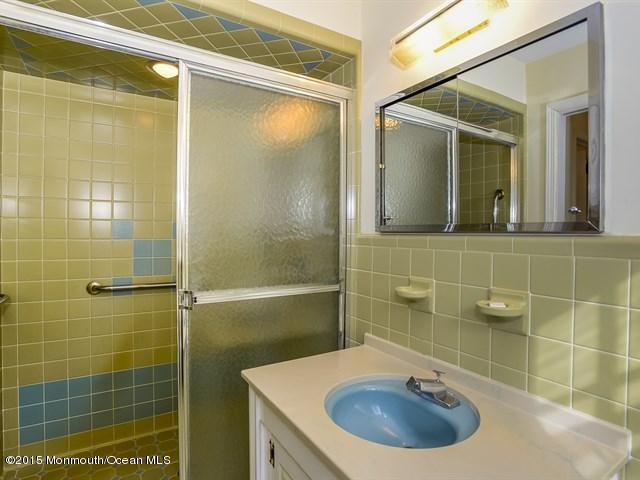 11 Fairway East Colts Neck, NJ 07722 - Photo 18 of 24 Full Bath(9).jpg