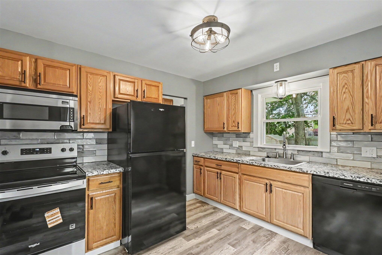 307 Mechanic Street Stockbridge, MI 49285 - Photo 5 of 15
