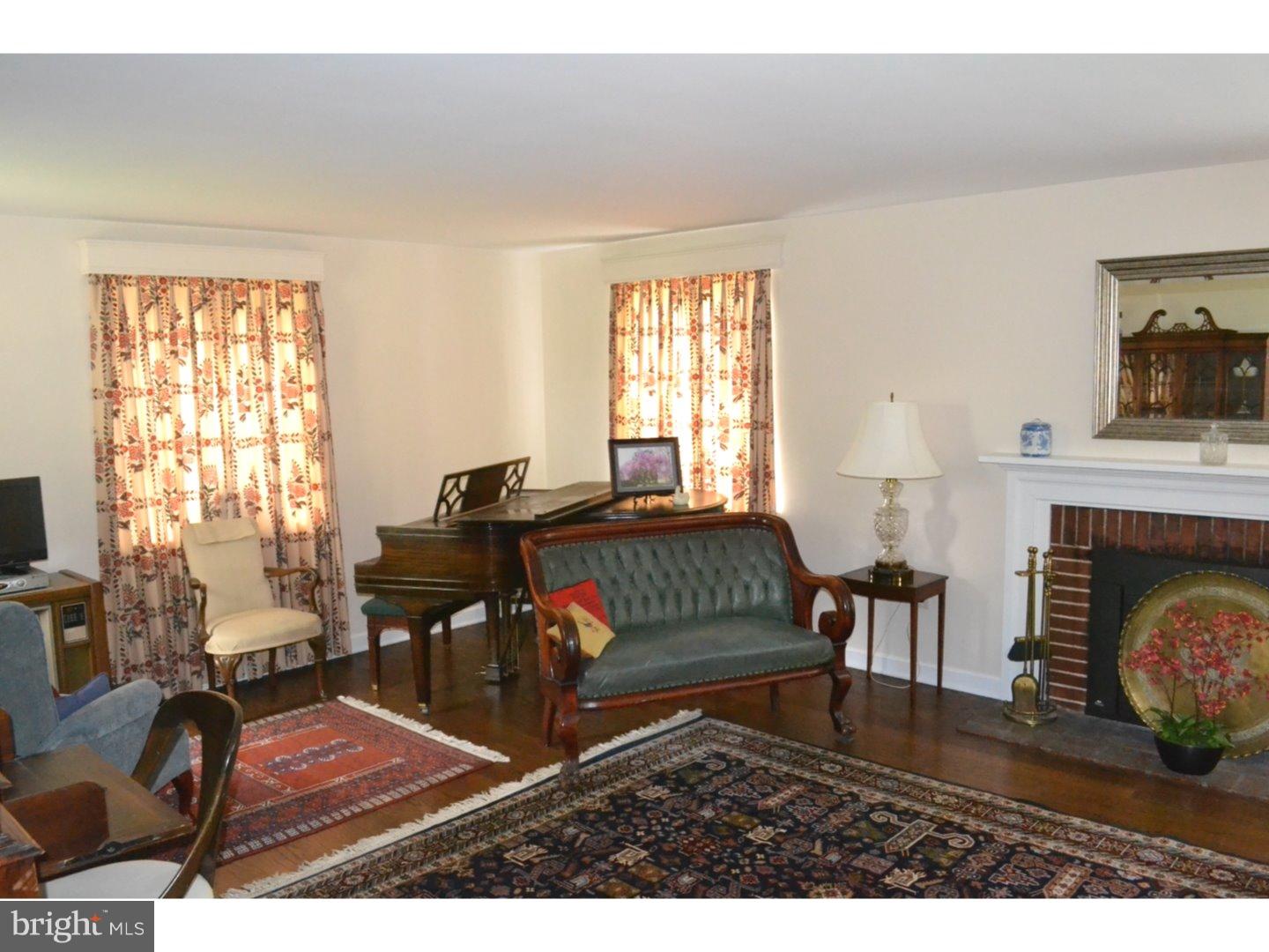 1242 Red Rambler Road Rydal, PA 19046 - Photo 4 of 25 Living Room