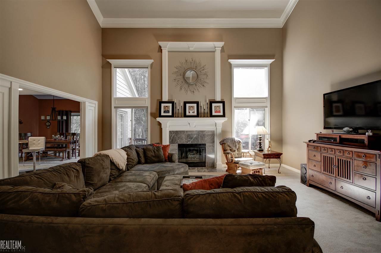 921 Dakota Rochester Hills, MI 48307 - Photo 5 of 46