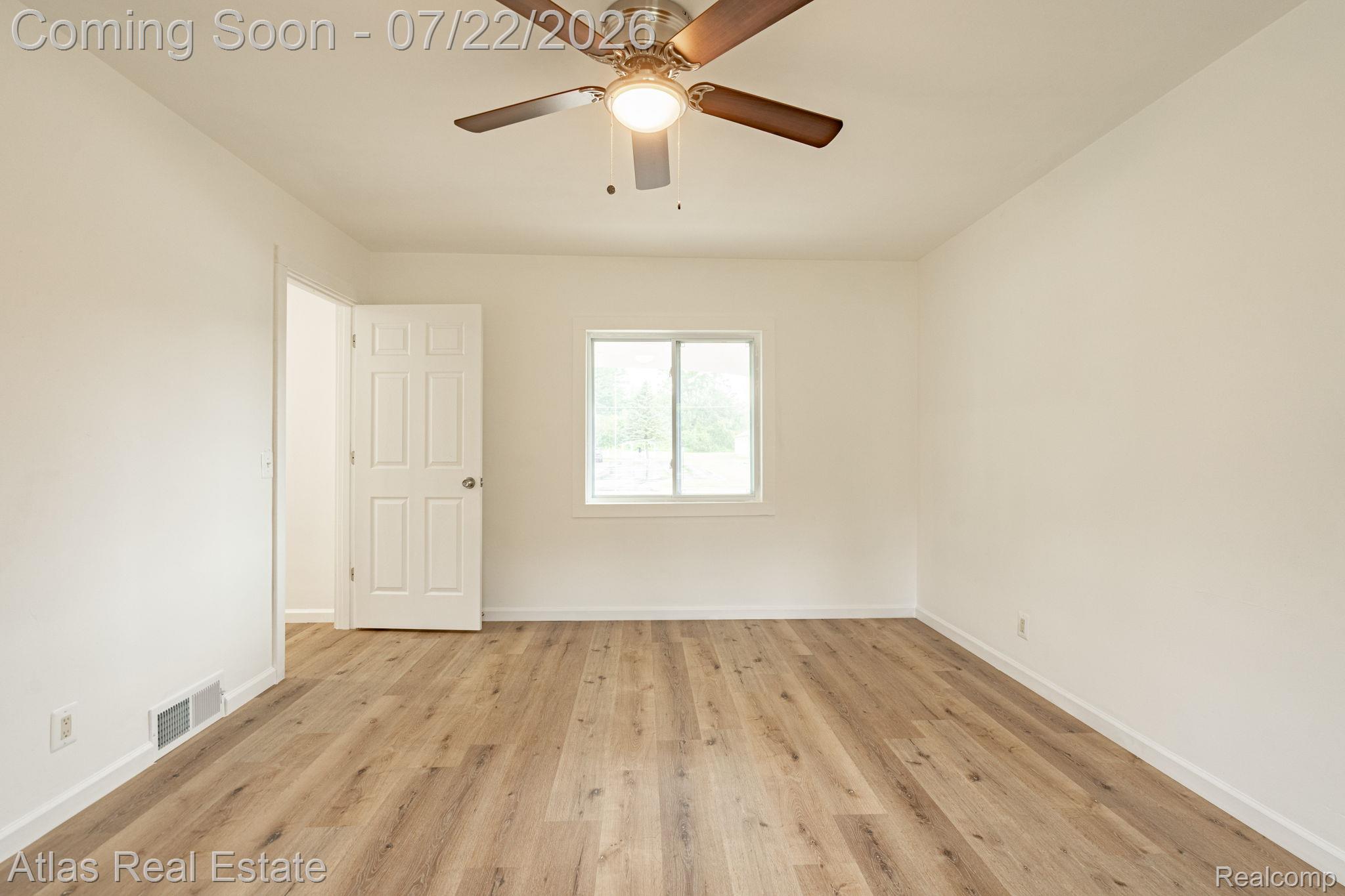 7398 North Genesee Road Genesee, MI 48437 - Photo 23 of 34 23-web-or-mls-interiors-15.jpg