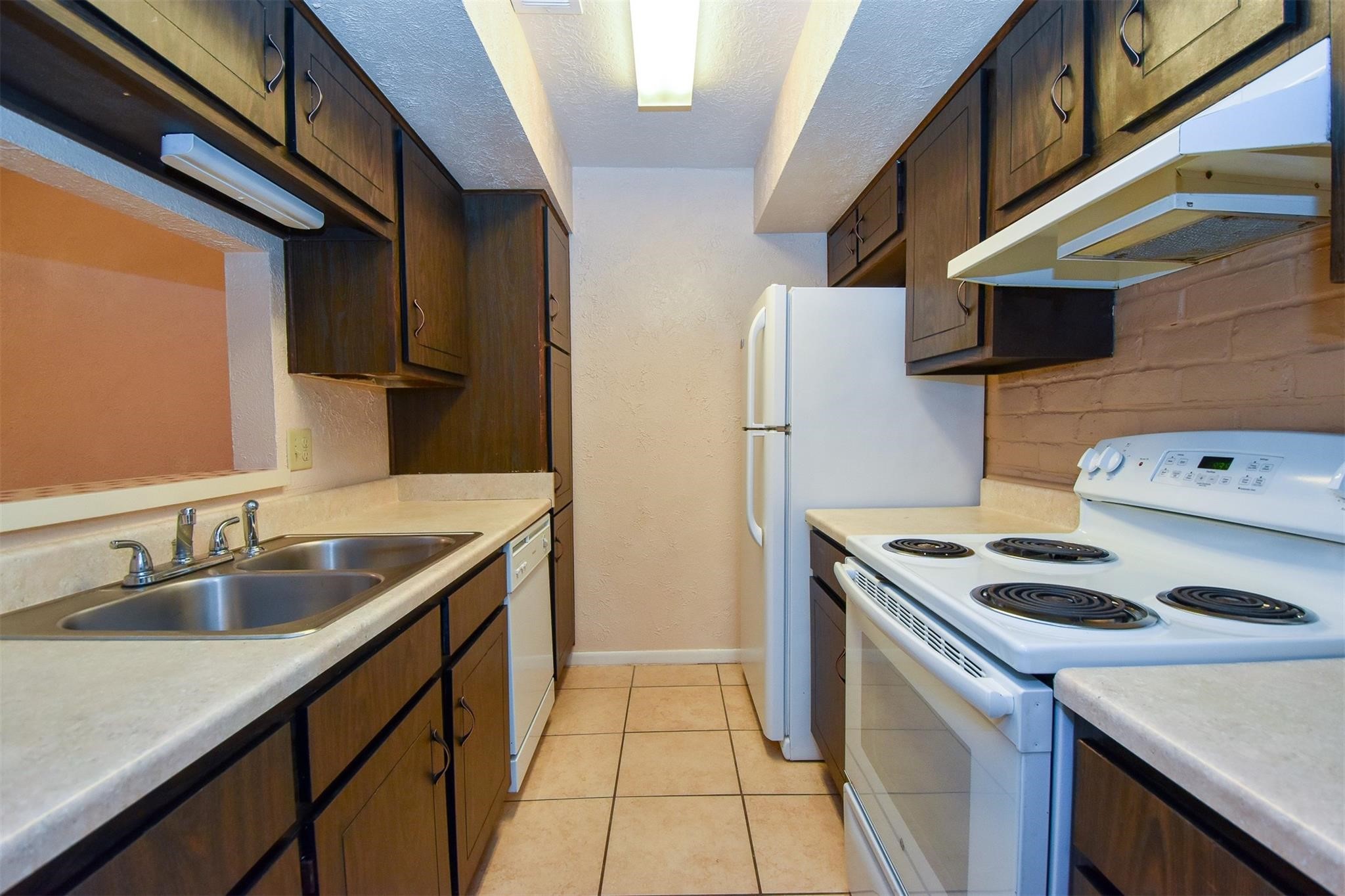 1524 Beaumont Road Baytown, TX 77520 - Photo 7 of 19