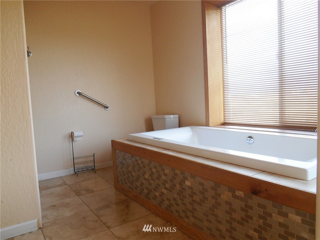 258 West Sunny Sands Road Cathlamet, WA 98612 - Photo 11 of 25 Gallery Image 11